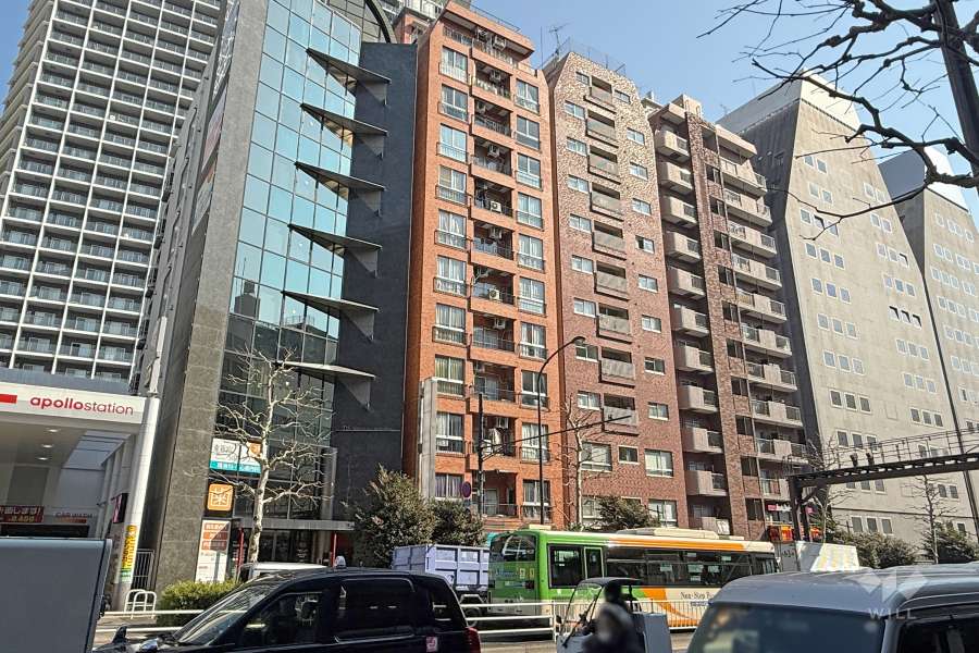 ライオンズマンション新宿の外観（北西側から）