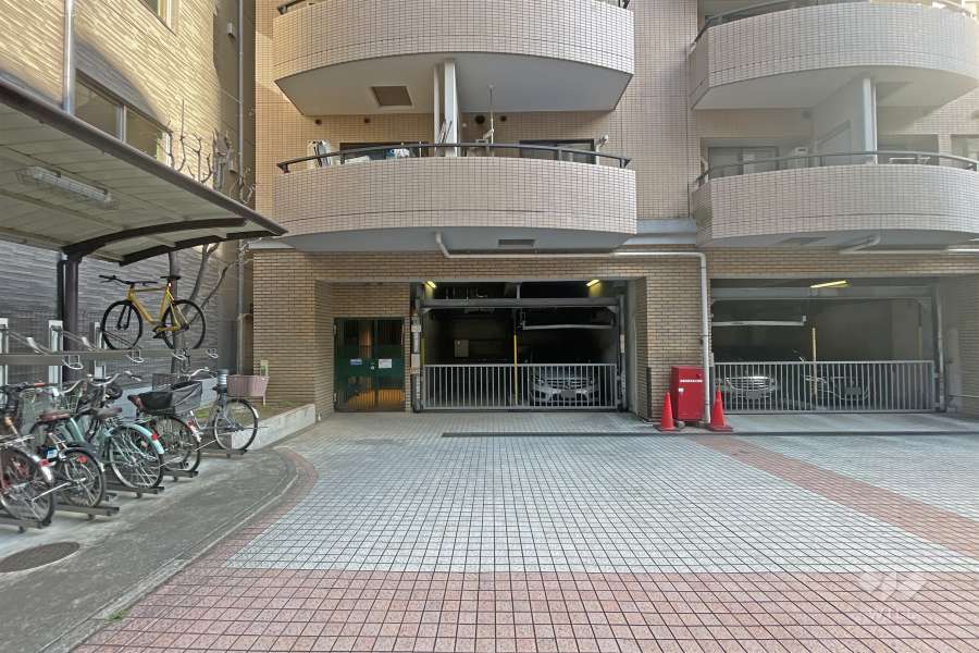 敷地内駐車場（屋内機械式）
