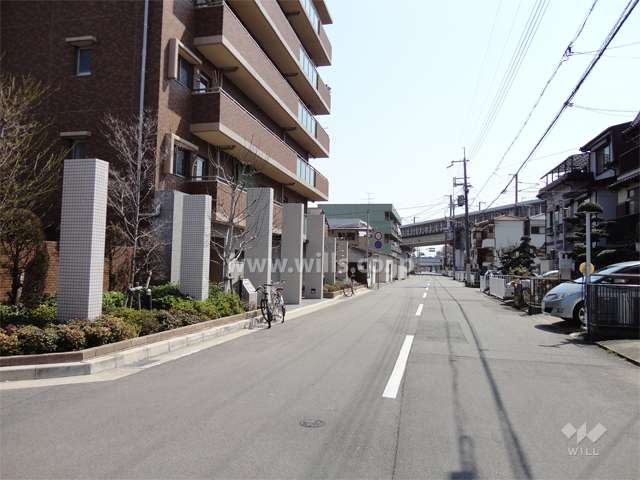 敷地の南西側には少し離れて新幹線が走っています。