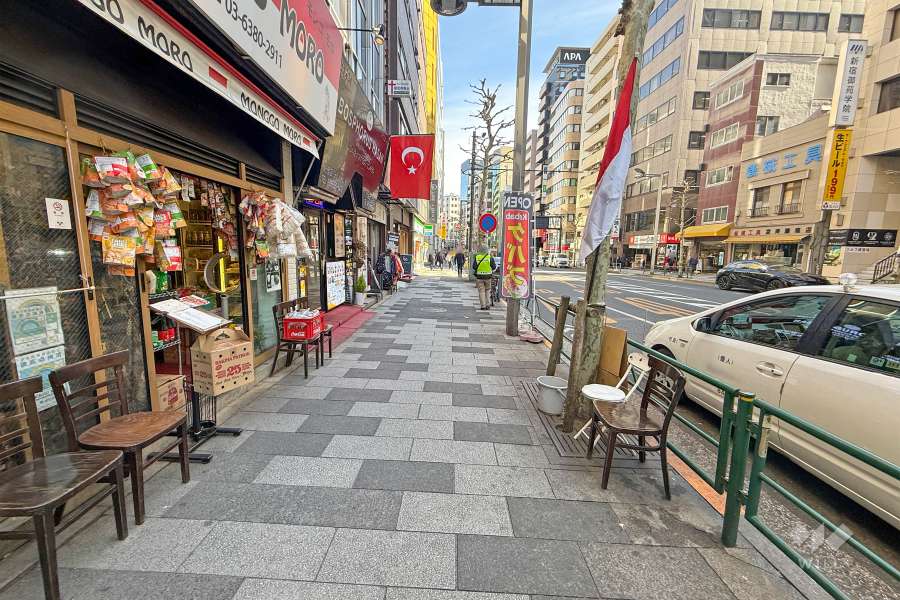 敷地南西側の前面道路