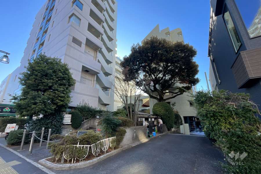 グランドメゾン戸山の外観（北西側から）