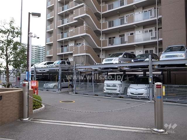 敷地内駐車場（ロボットゲート付き）