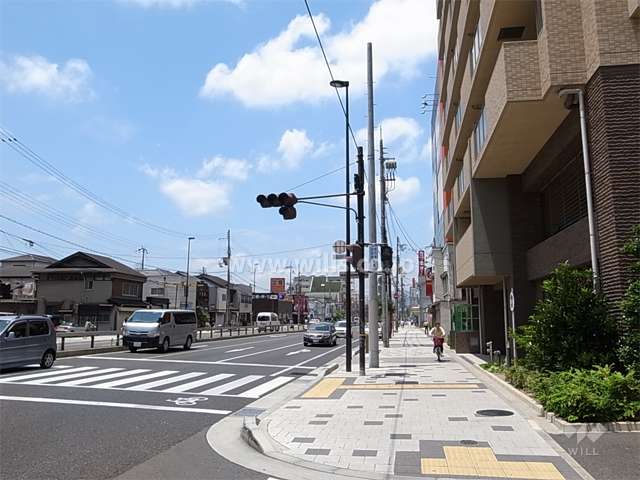 敷地の南側は国道2号線に面しています。