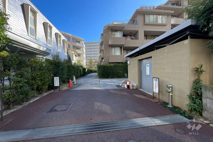 駐車場の出入り口