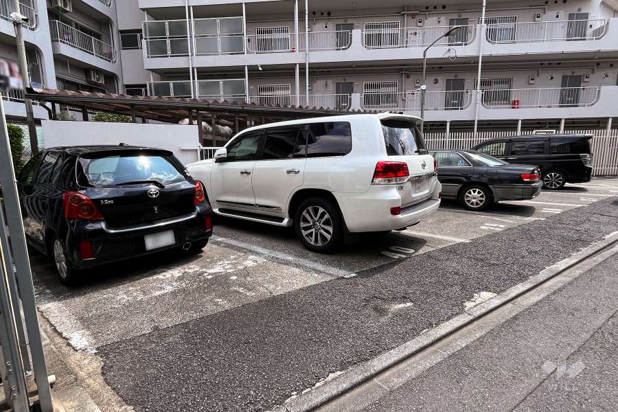敷地内駐車場（屋外平面式）