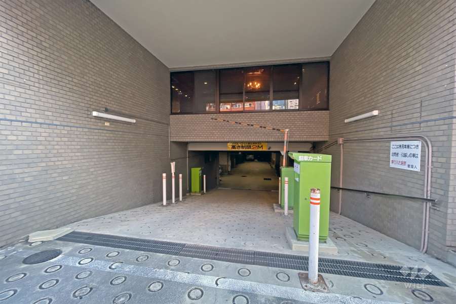 駐車場の出入り口