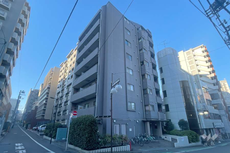 エクセルシオール新宿の外観（北東側から）