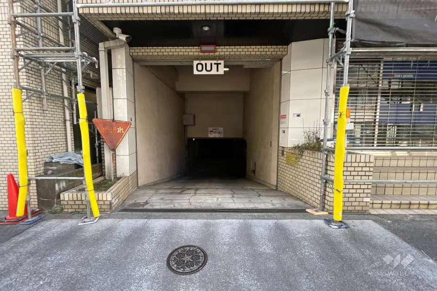 駐車場の出入り口