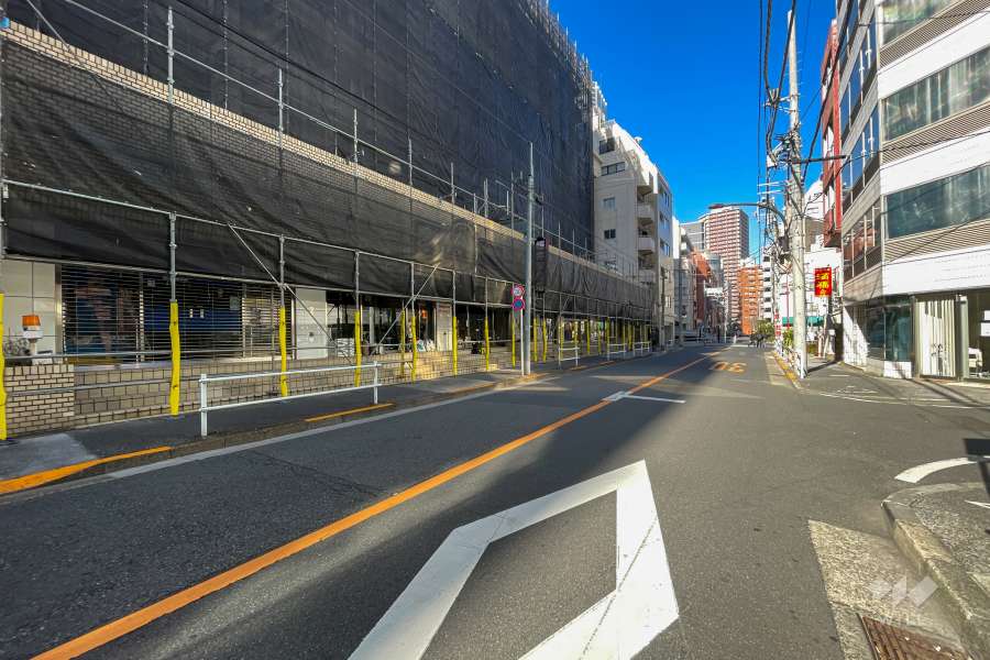 敷地東側の前面道路　