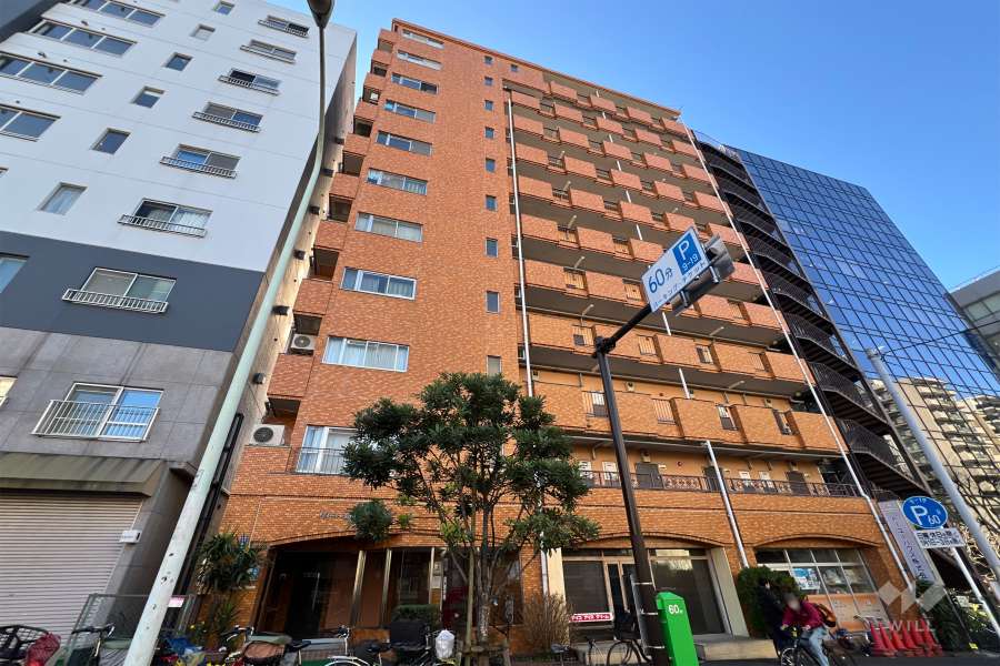 リレント新宿の外観（北東側から）