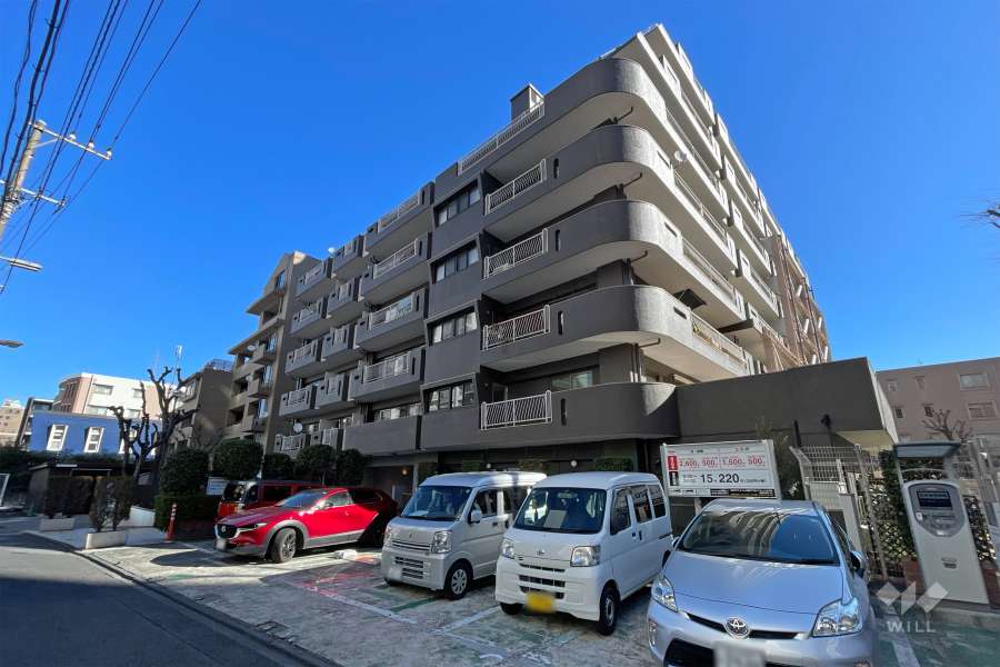 パシフィック大久保の外観（南西側から）