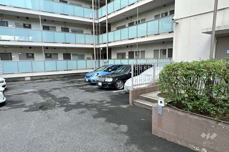 敷地内駐車場（屋外平面式）
