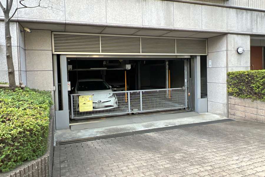 敷地内駐車場（屋内機械式）