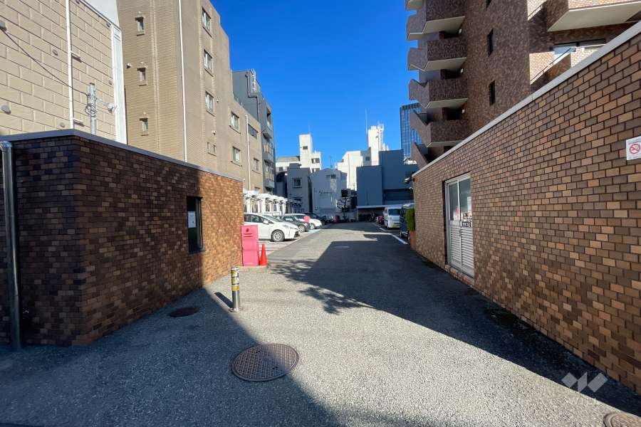 駐車場の出入り口