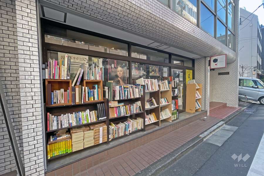 敷地内の店舗
