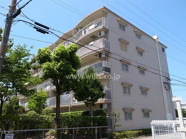 コープ野村伊丹昆陽D棟の外観（南東側から）