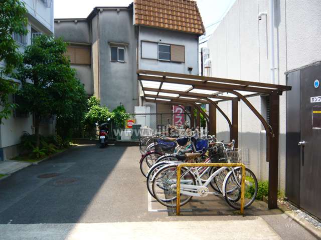 D棟の目の前にある駐輪場