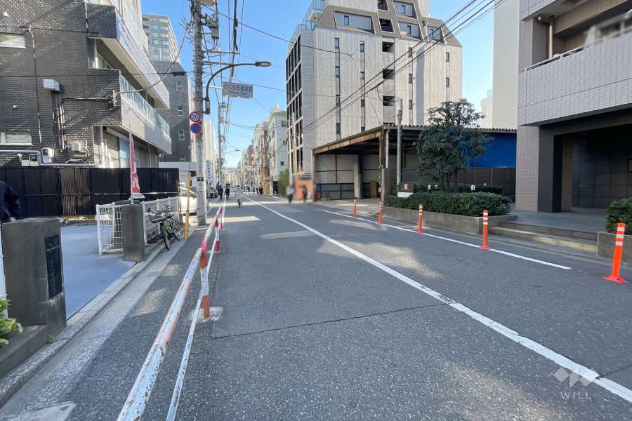 敷地北側の前面道路　