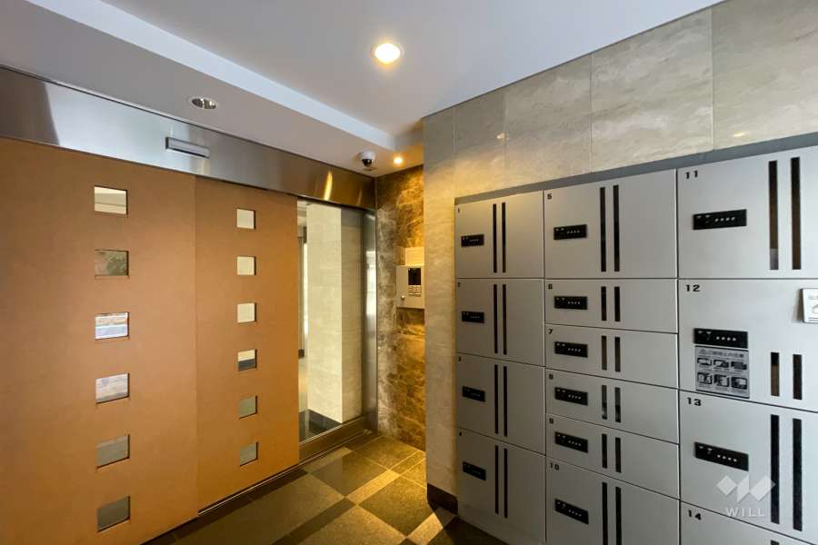 エントランスはオートロック付きです。