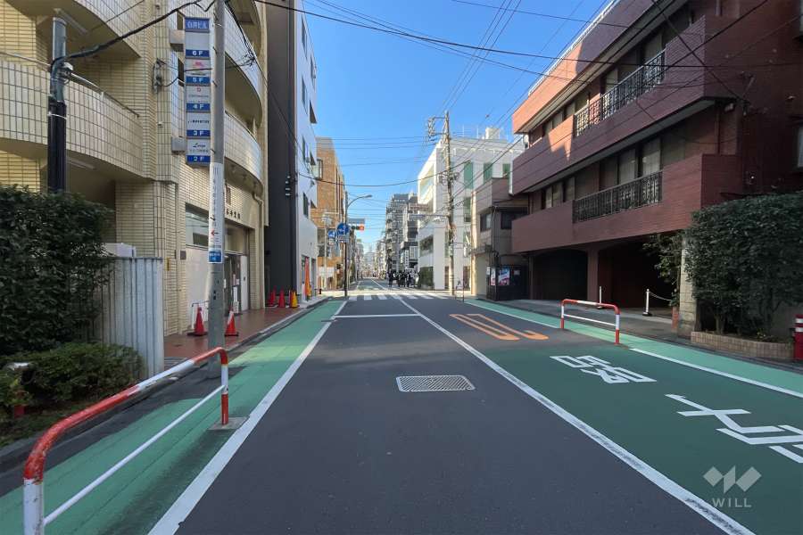 敷地北側の前面道路