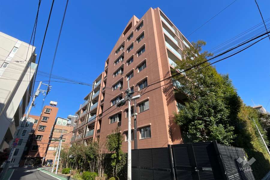 プレミスト神楽坂の外観（南西側から）