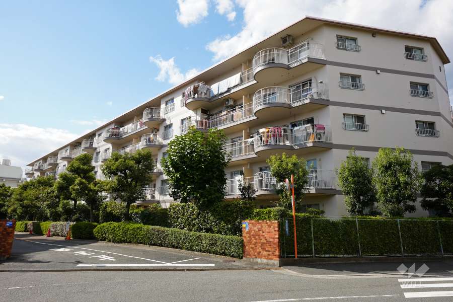 コスモハイツ瑞ヶ丘B棟の外観(南東側から)