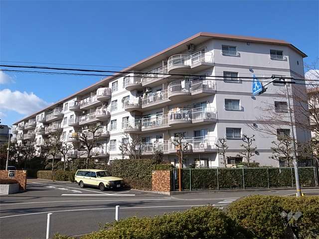 コスモハイツ瑞ヶ丘B棟の外観（東側から）