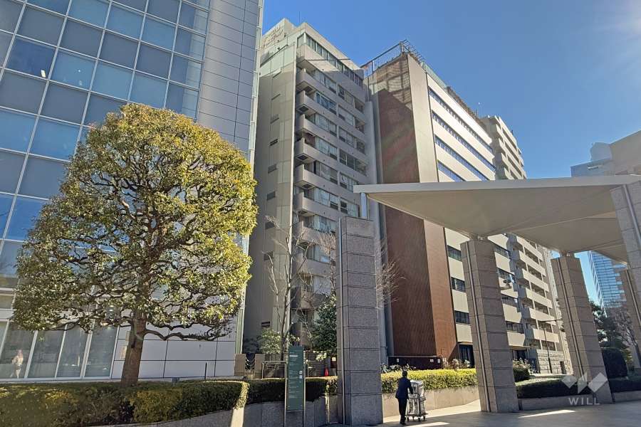 トーカン新宿キャステールの外観（北西側から）