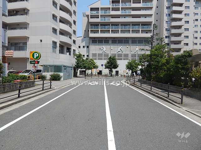 物件の南側前面道路