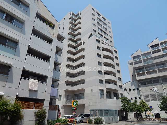 アミング潮江イーストＡ3棟（15-2号棟）の外観（南西側から）