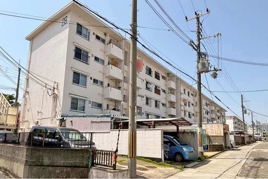 杭瀬第八団地28号棟の外観（南東側から）