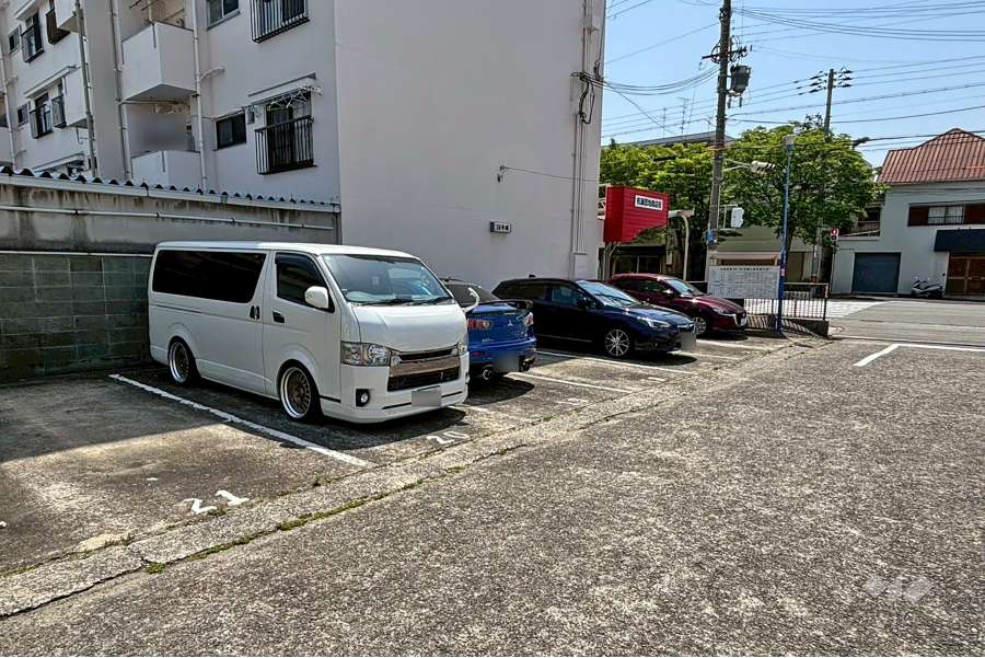 敷地内駐車場（屋外平面式）