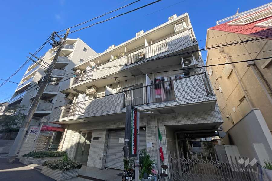 マルブン西新宿の外観（南東側から）