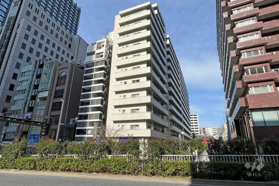 アルテール新宿の外観（南東側から）