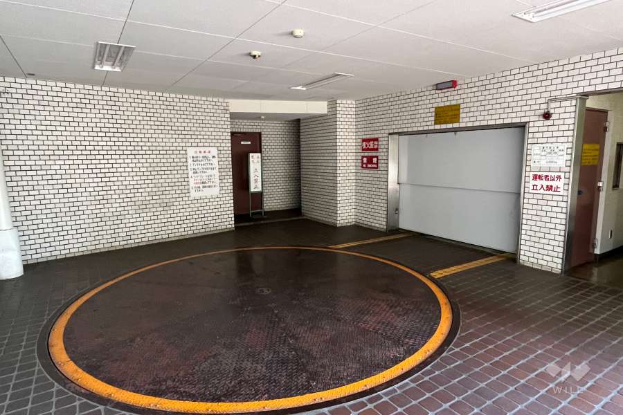 敷地内駐車場（屋内機械式）