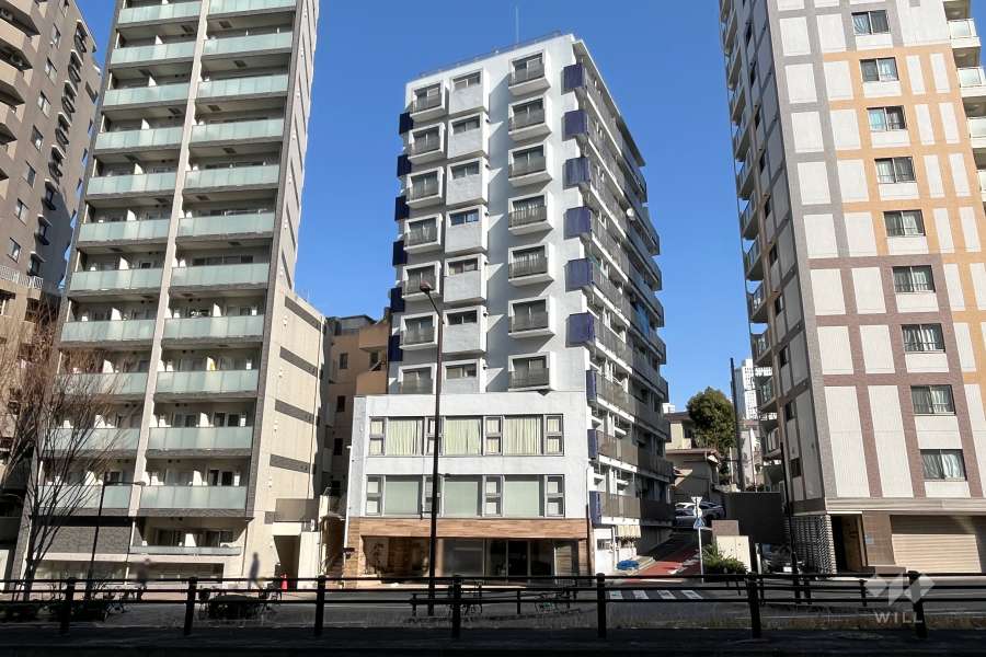 新宿ニューハウジングの外観（南側から）