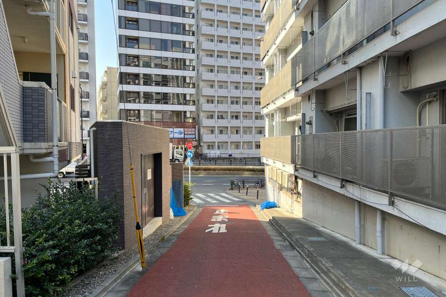 敷地南側の前面道路