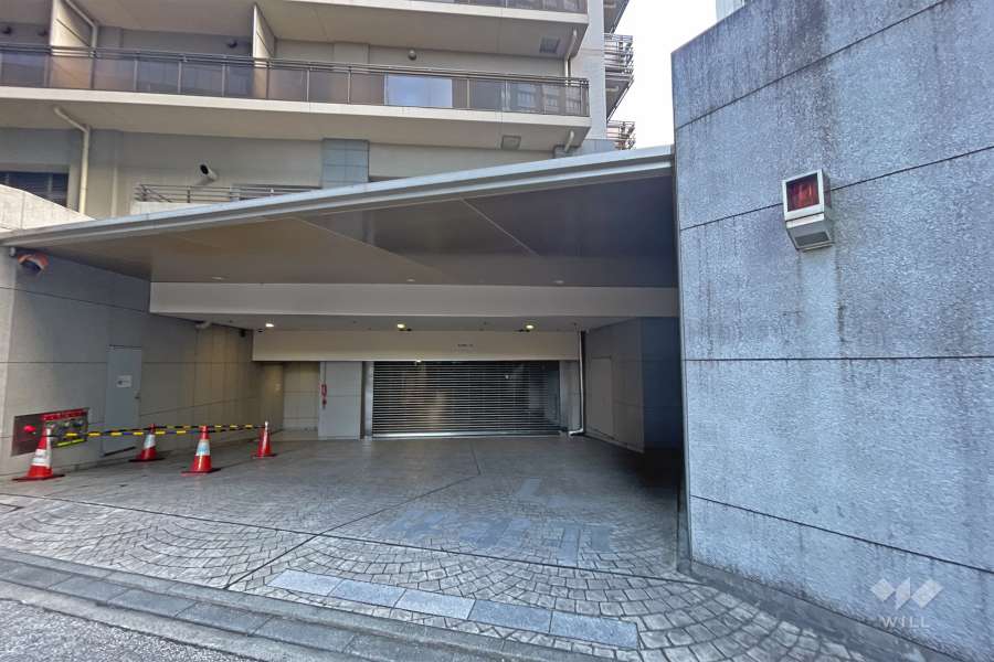 駐車場の出入り口