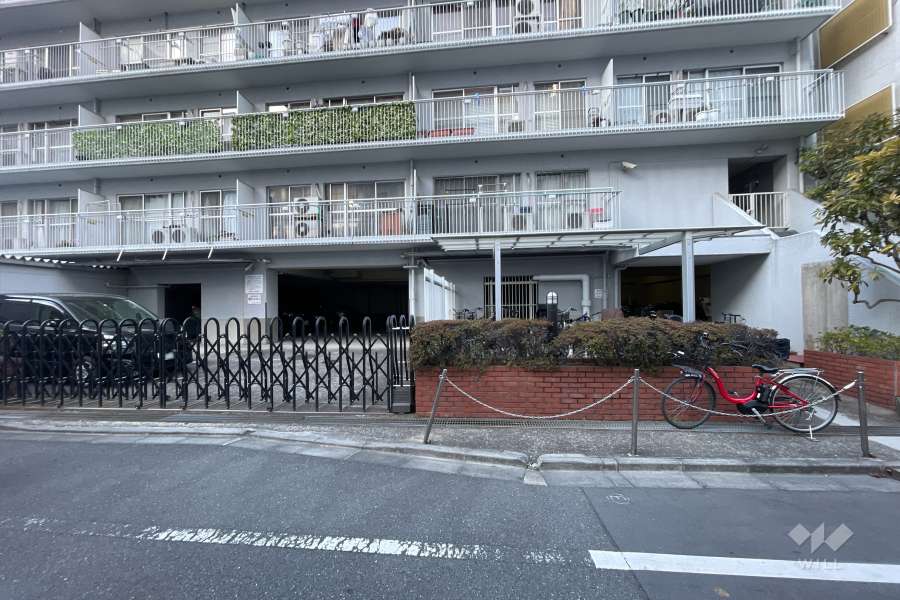 駐車場の出入り口