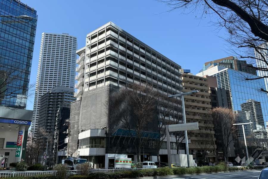 ストーク新宿の外観（南東側から）