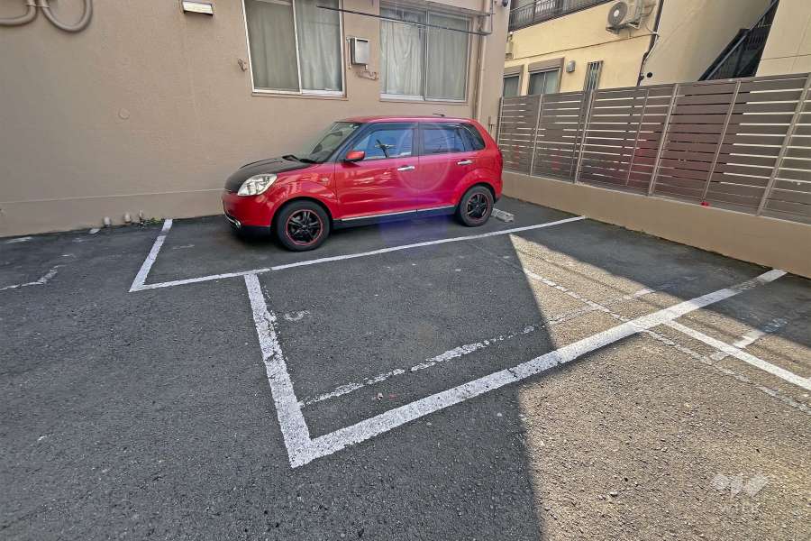 敷地内駐車場（屋外平面式）