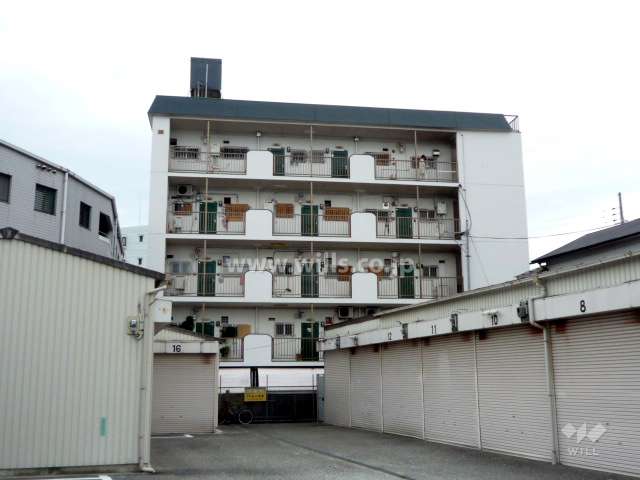 ハイツ春日の外観（南側から）