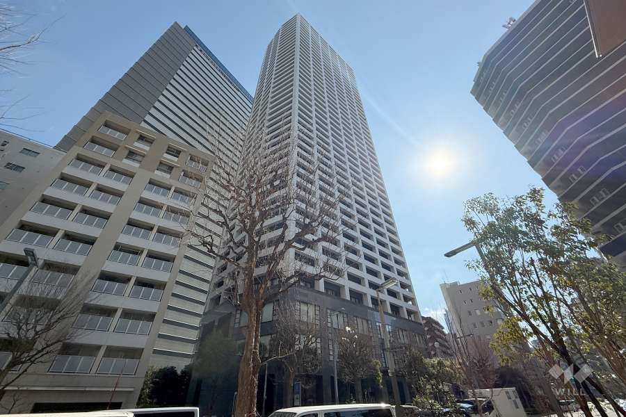 コンシェリア西新宿タワーズウエストの外観（北西側から）