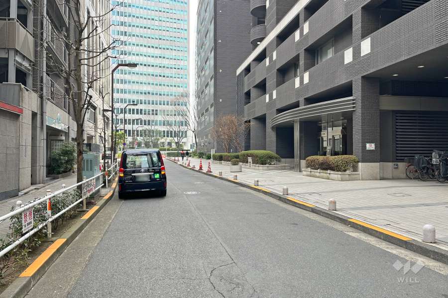 敷地北東側の前面道路　