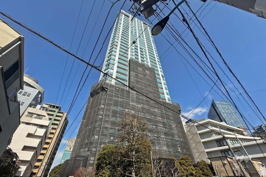 シティタワー新宿新都心の外観（南側から）
