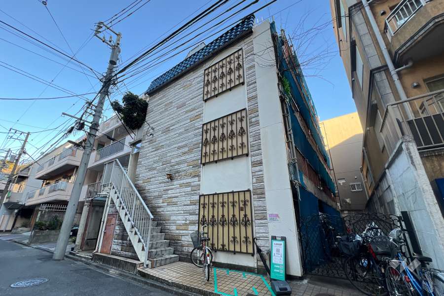 メゾン・ド・早稲田の外観（西側から）