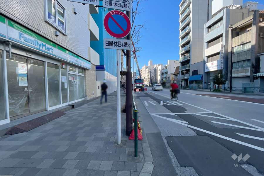 敷地北側の前面道路