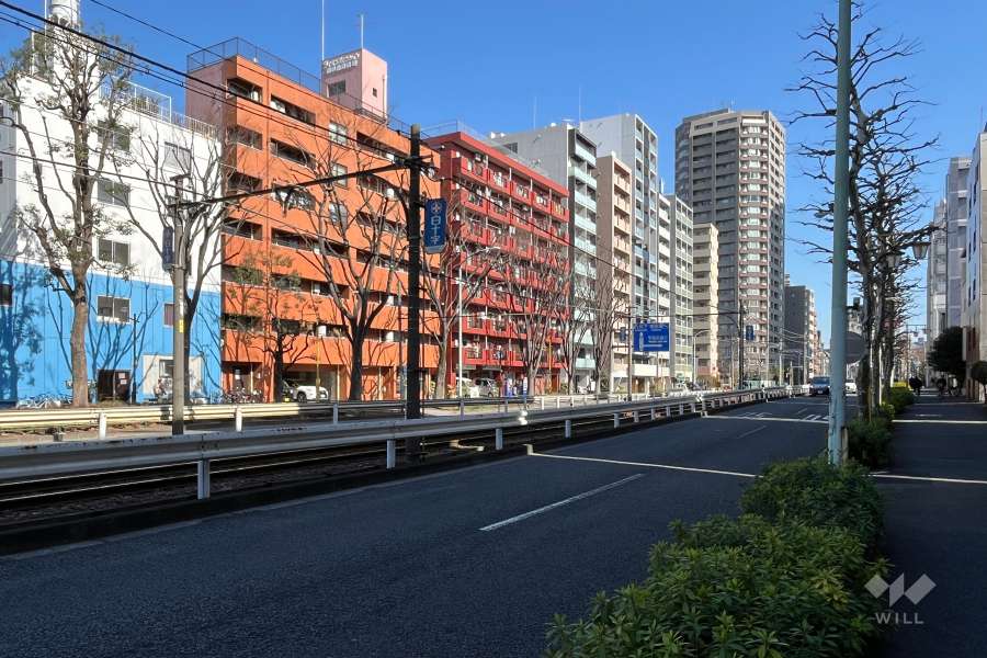 敷地南側の前面道路