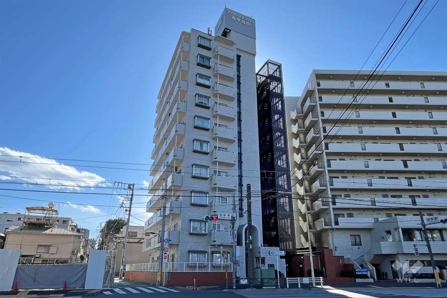 ライオンズマンション西早稲田の外観（北東側から）