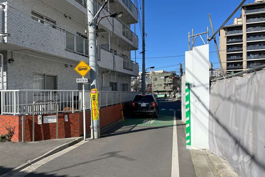 敷地東側の前面道路　